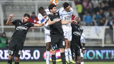 法乙瓦朗谢纳VS梅斯：榜首与保级队的正面对决，谁能笑到最后？——赛事前瞻