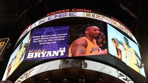 2026紫金回忆录：湖人经典攻防演绎硬核篮球美学