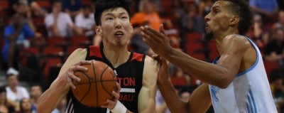 周琦夏季联赛首秀惊艳 大魔王开启NBA逐梦征程