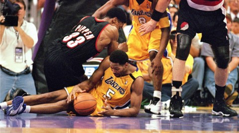 老鹰末节14分惊天逆转尼克斯，麦科勒姆32分浇灭MSG嘘声