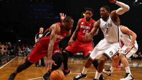 闪电侠的终极舞台——韦德季后赛生涯全景回顾，他为何是历史第三分卫？